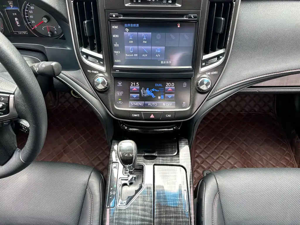 Toyota Crown 2018 — фото 12