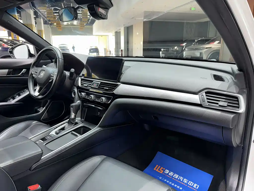 Honda Inspire 2022 — фото 18