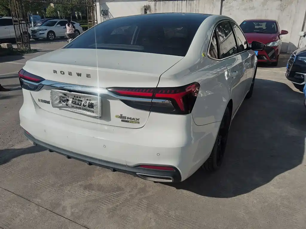 Roewe MAX 2022