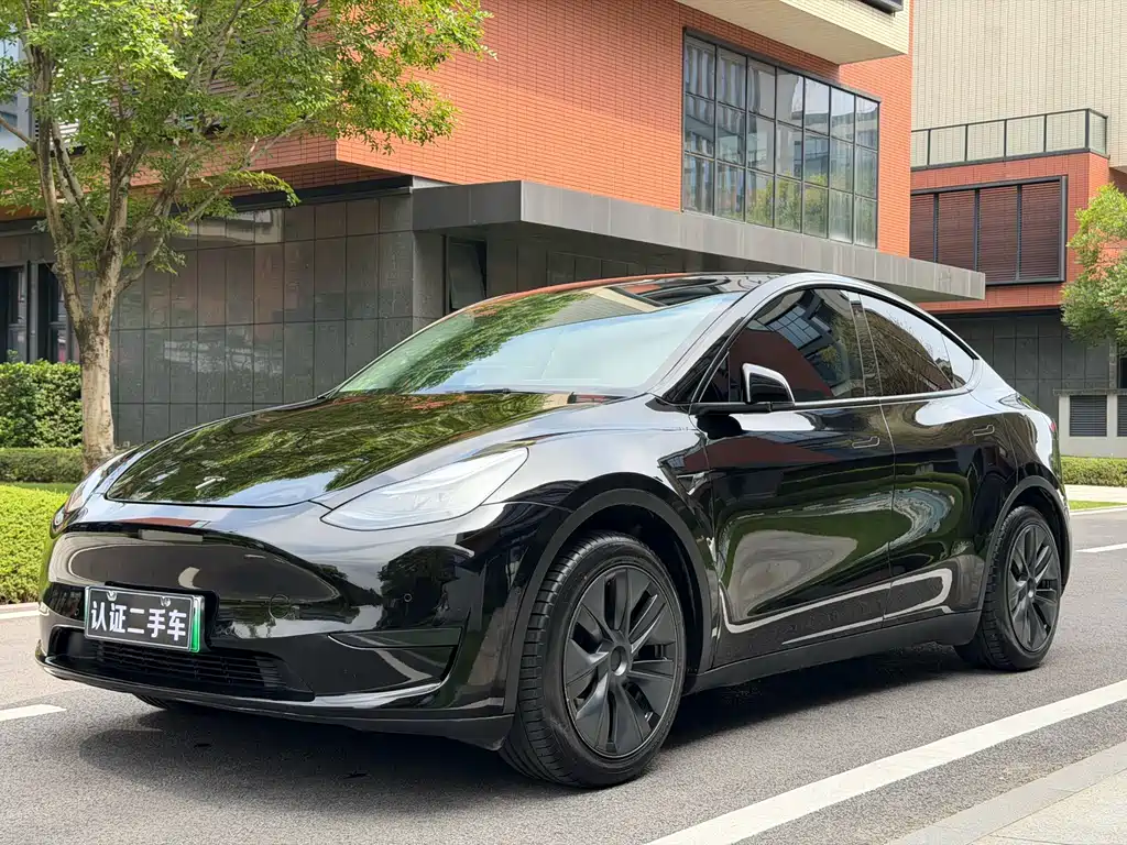 Tesla Model Y 2023 — фото 1