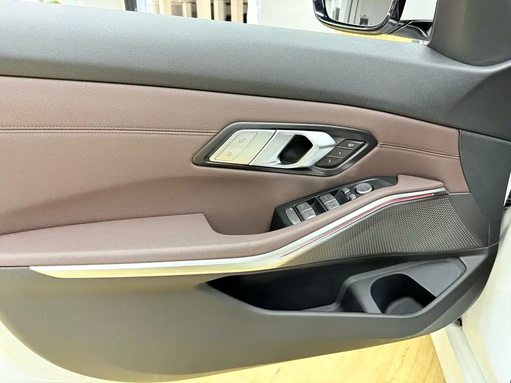 BMW 3 Series 2021 — фото 10