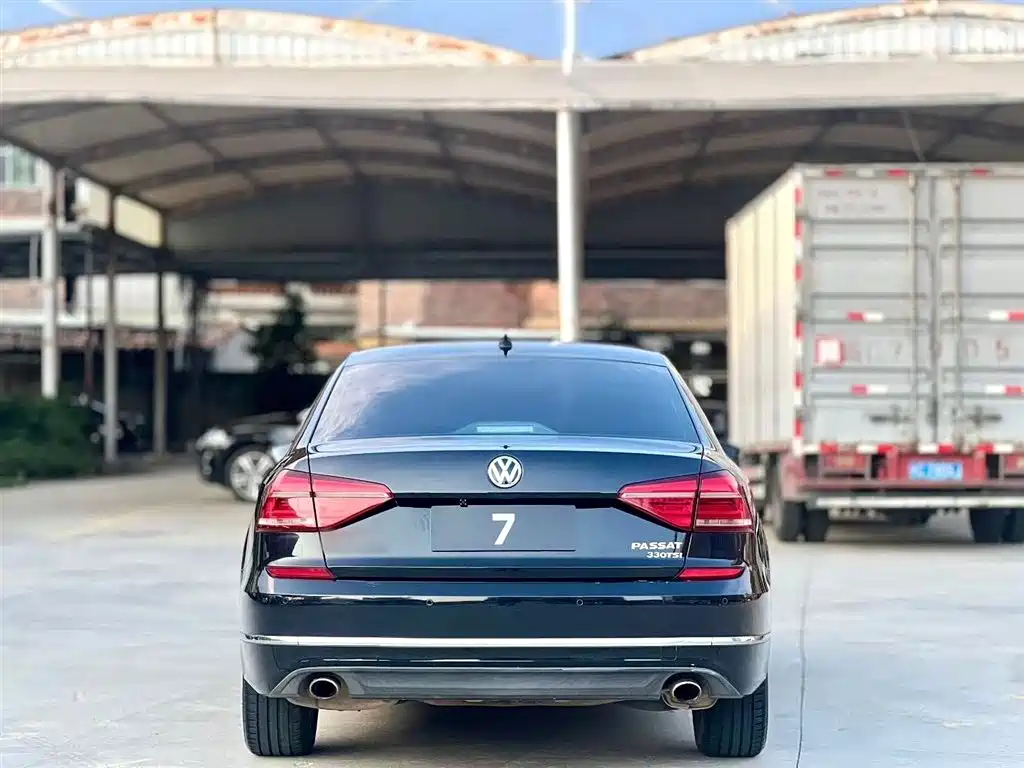 Volkswagen Passat 2017 — фото 6