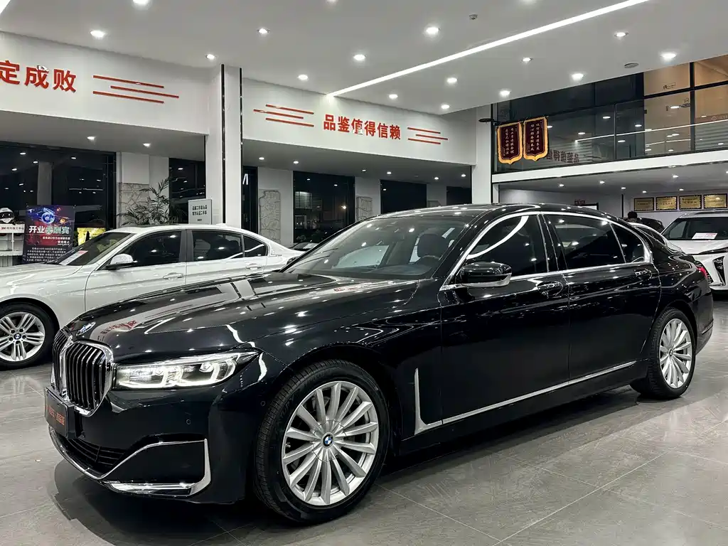 BMW 7 Series 2021 — фото 1