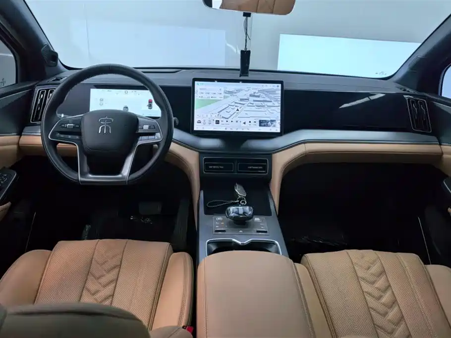BYD L DM-i 2024 — фото 12