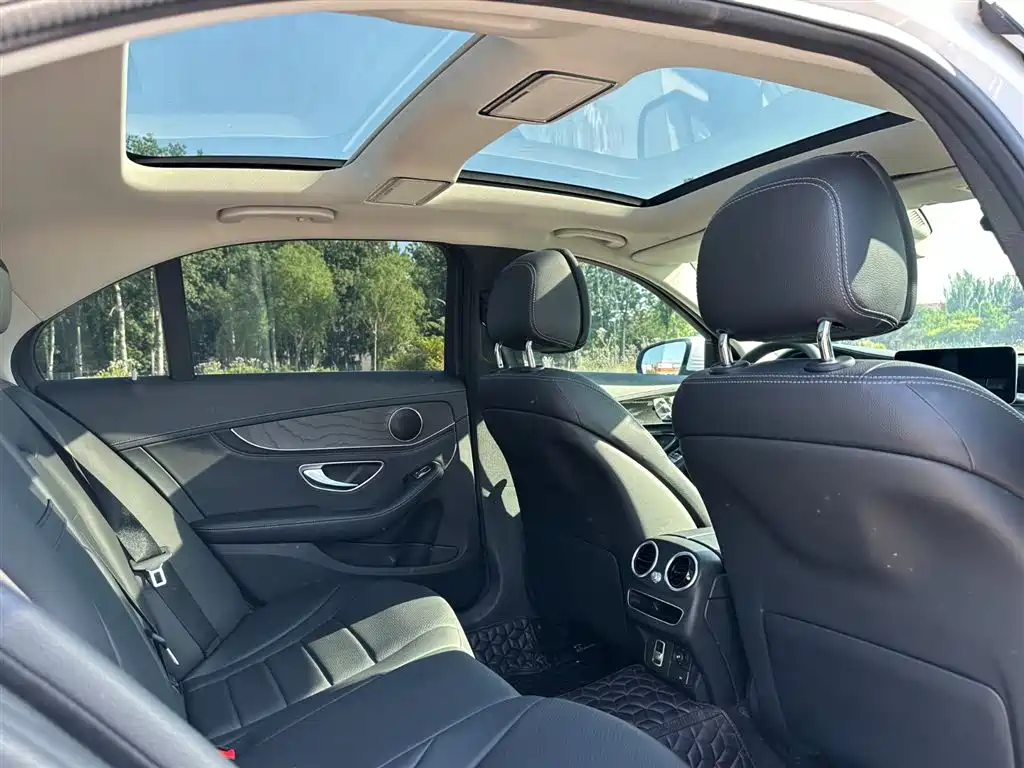 Mercedes-Benz C-Class 2020 — фото 17