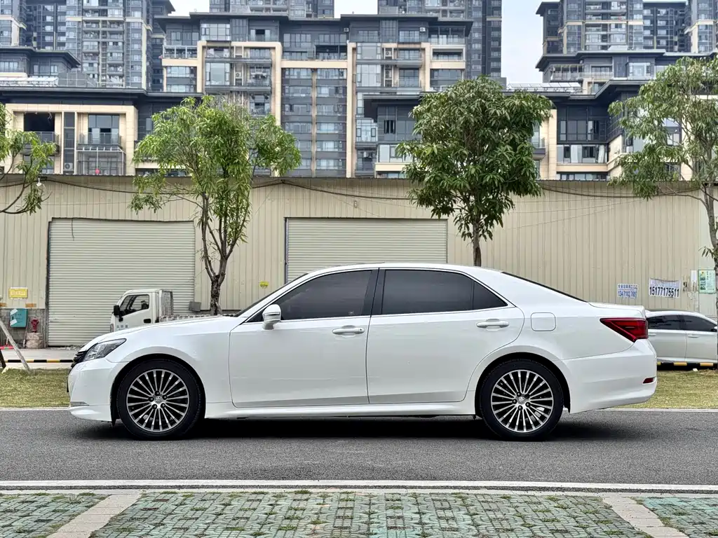 Toyota Crown 2019 — фото 4