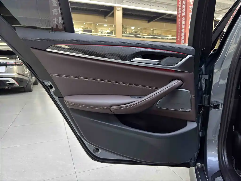BMW 5 Series 2022 — фото 12