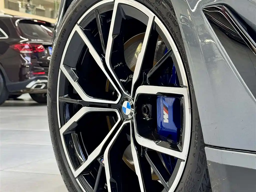 BMW 5 Series 2022 — фото 16