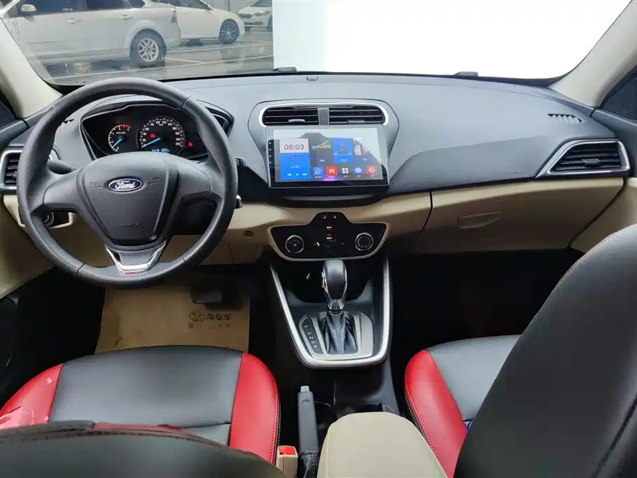 Ford Escort 2018 — фото 12