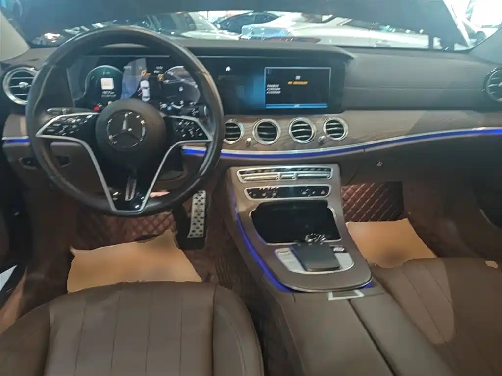 Mercedes-Benz E-Class 2023 — фото 10