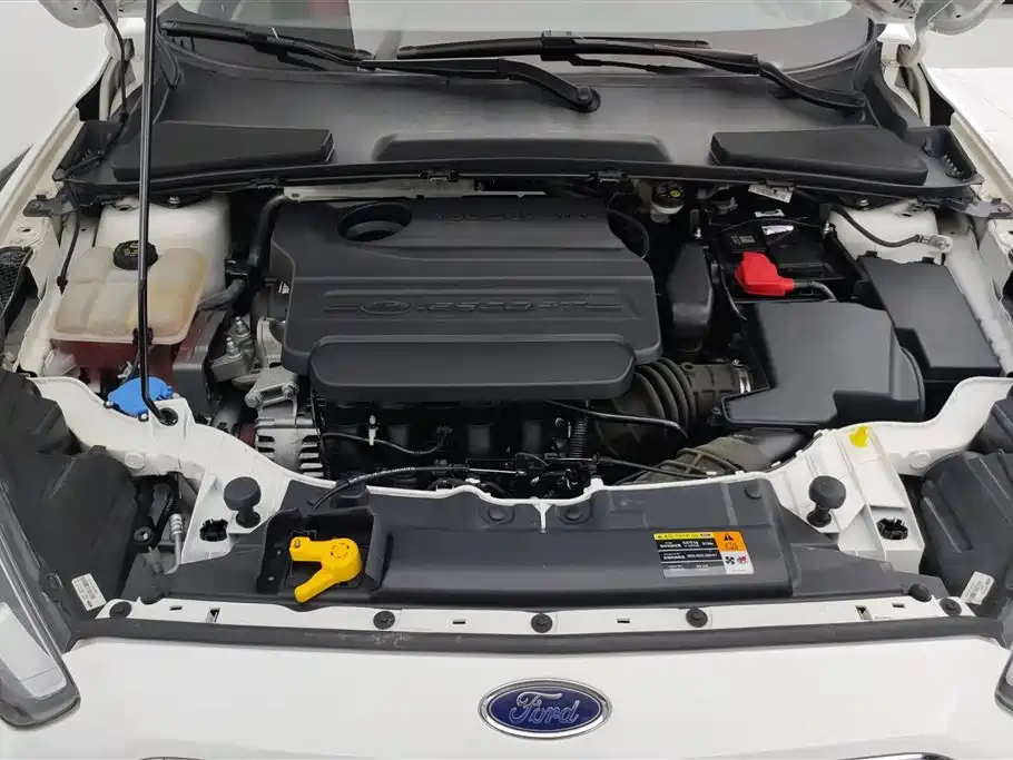 Ford Escort 2018 — фото 10