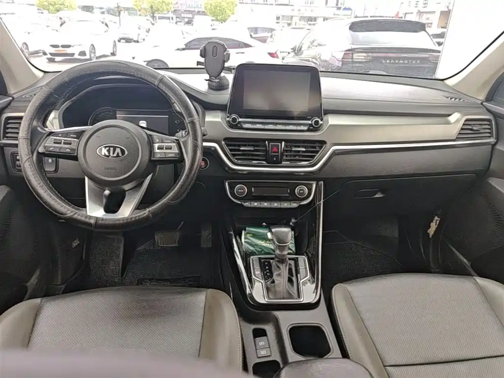 Kia Sportage 2021 — фото 10