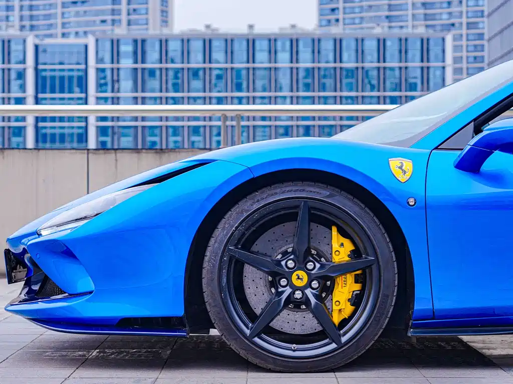 Ferrari F8 2021 — фото 23