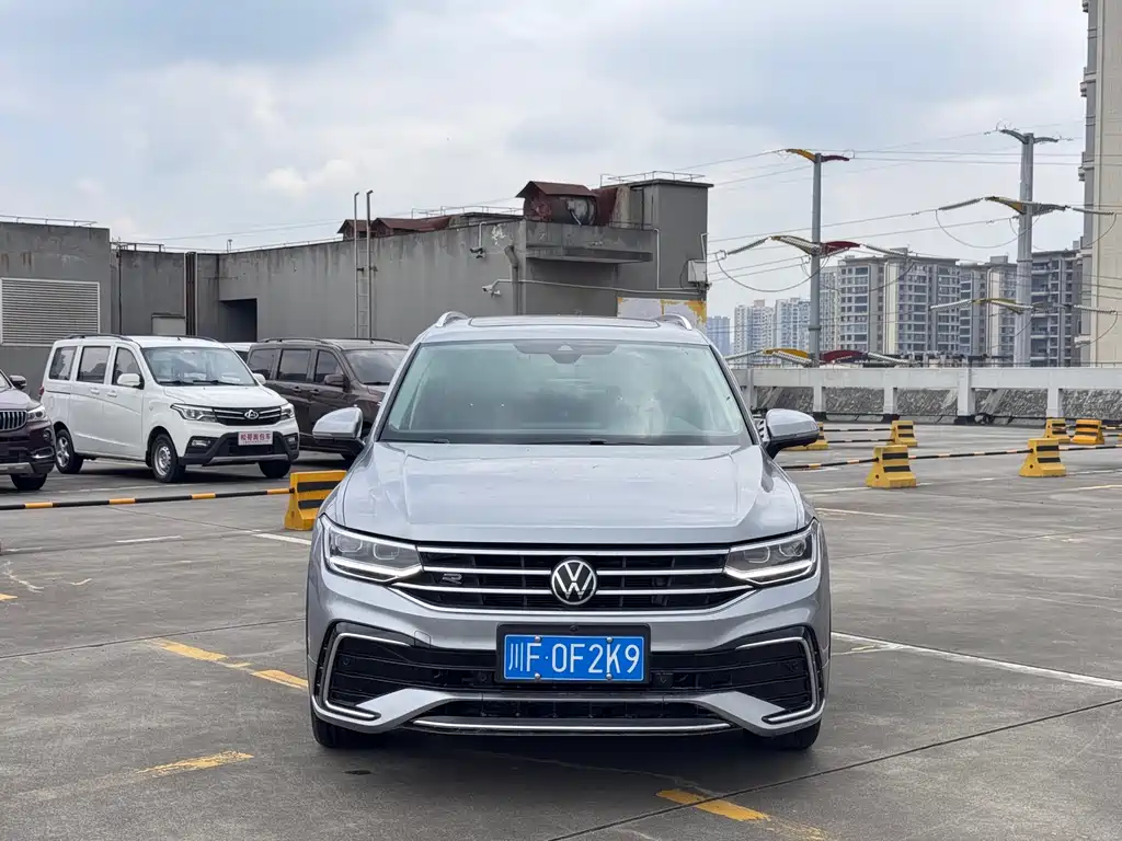 Volkswagen Tiguan L 2023 — фото 2