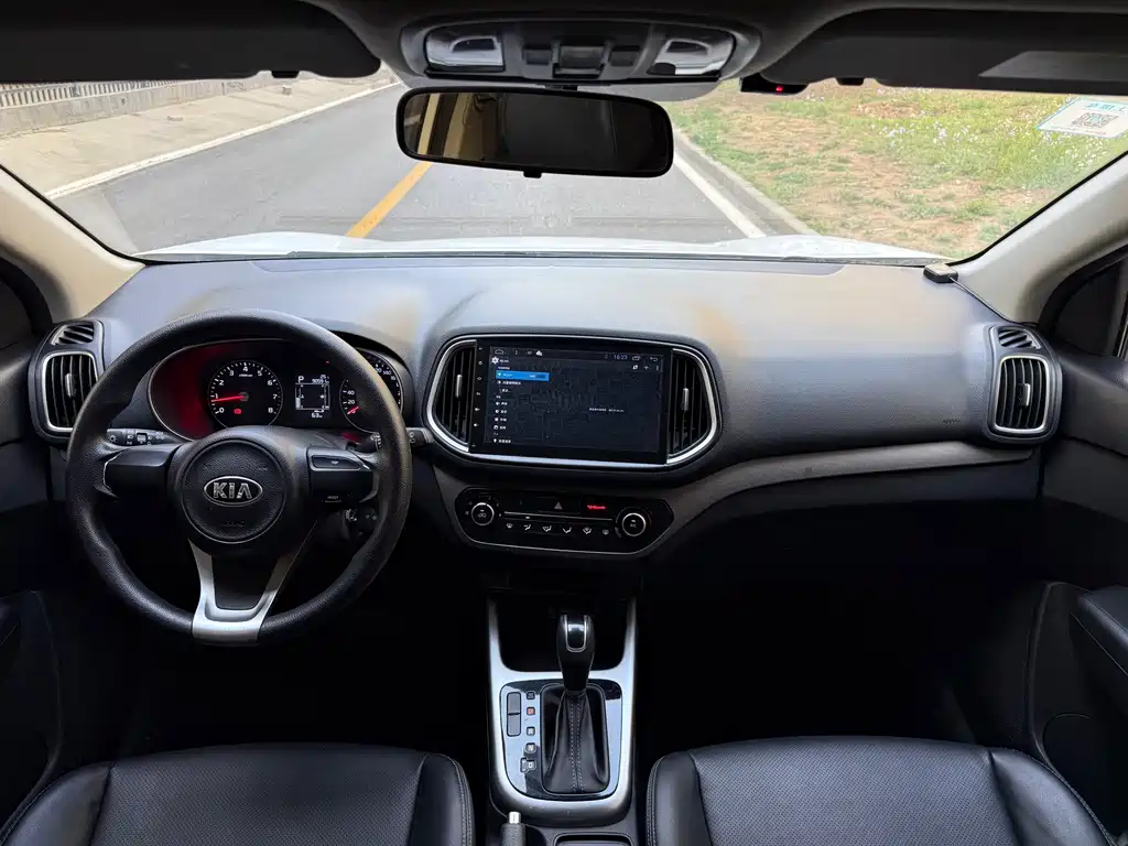 Kia KX3 2016 — фото 11