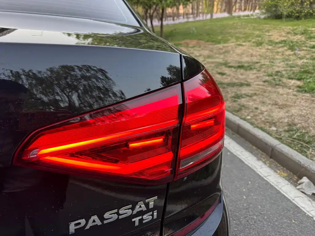 Volkswagen Passat 2016 — фото 15