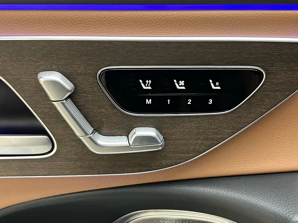 Mercedes-Benz E-Class 2024 — фото 18