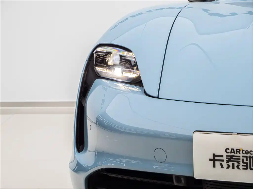 Porsche Taycan 2021 — фото 11