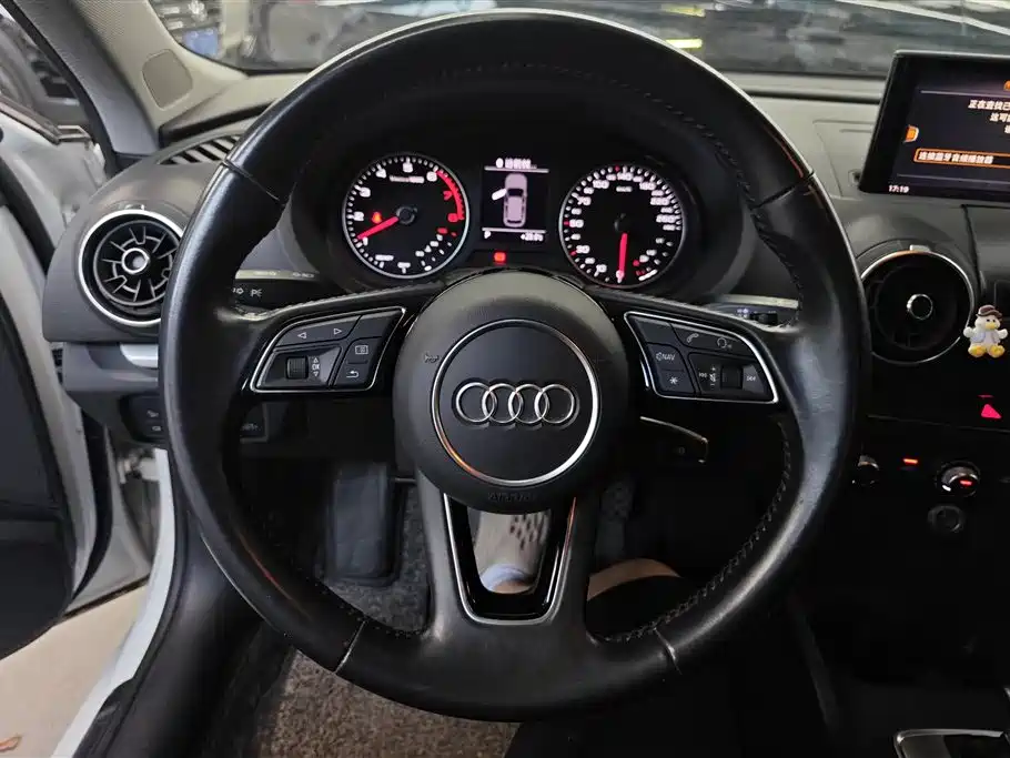 Audi A3 2018 — фото 15
