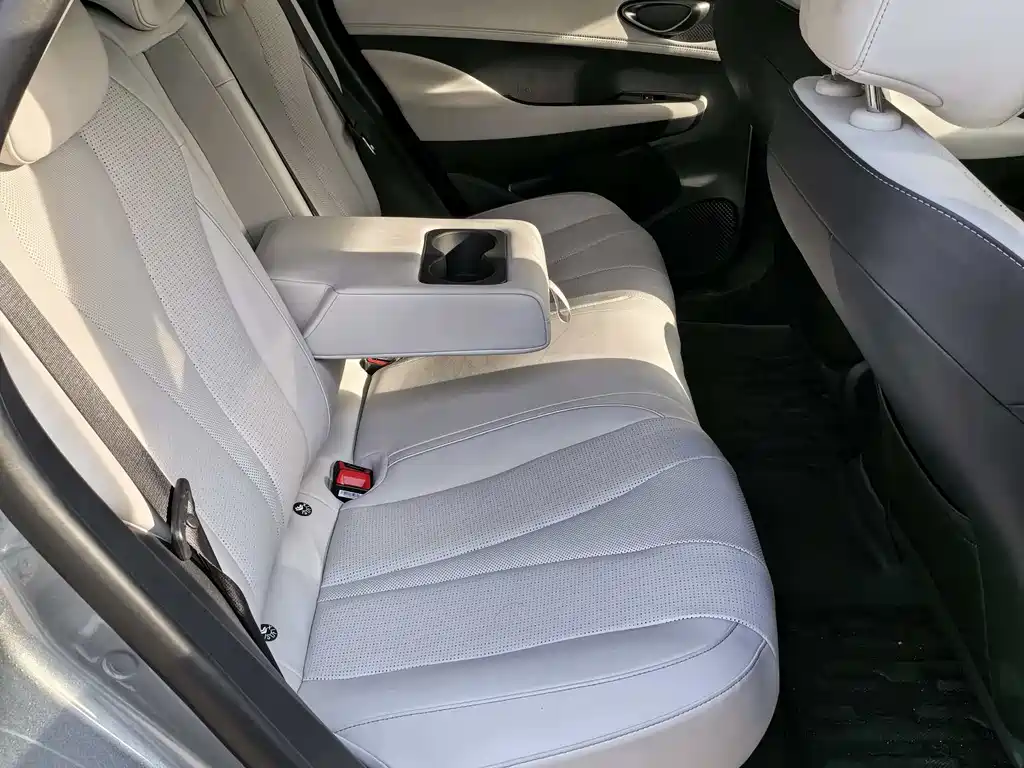 BYD Seal 05 DM-i 2025 — фото 5
