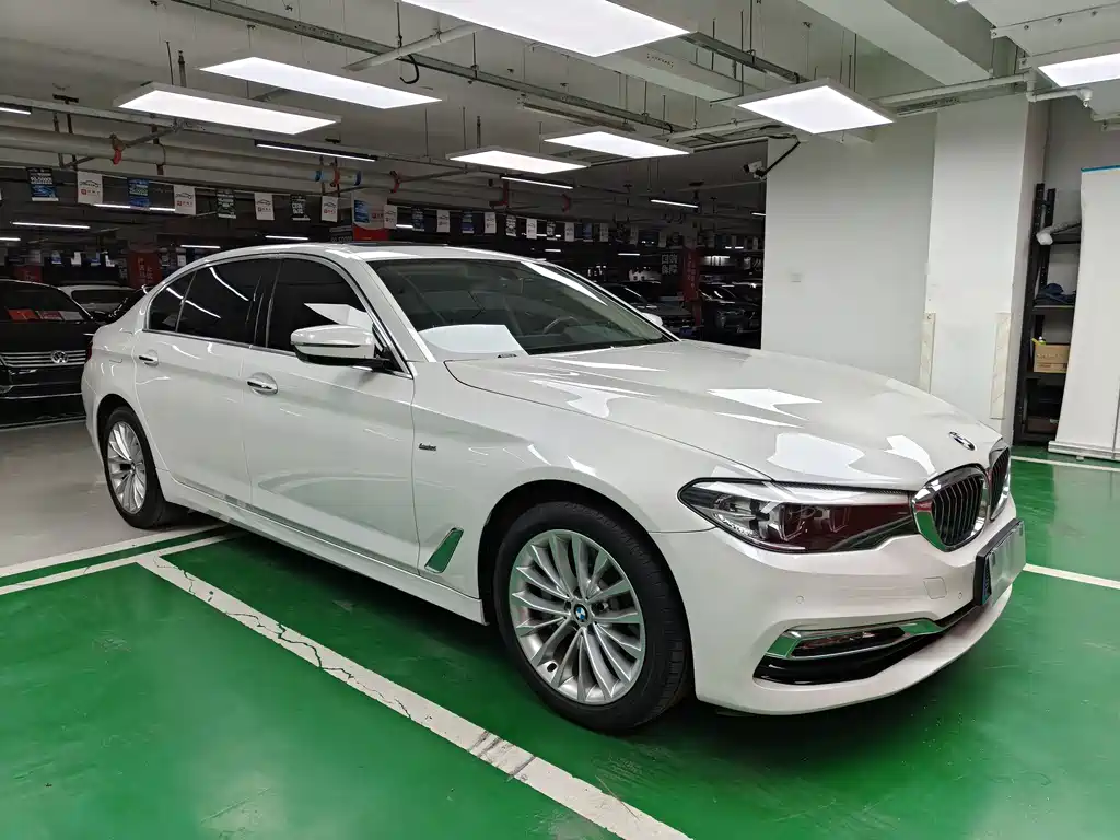 BMW 5 Series 2018 — фото 4