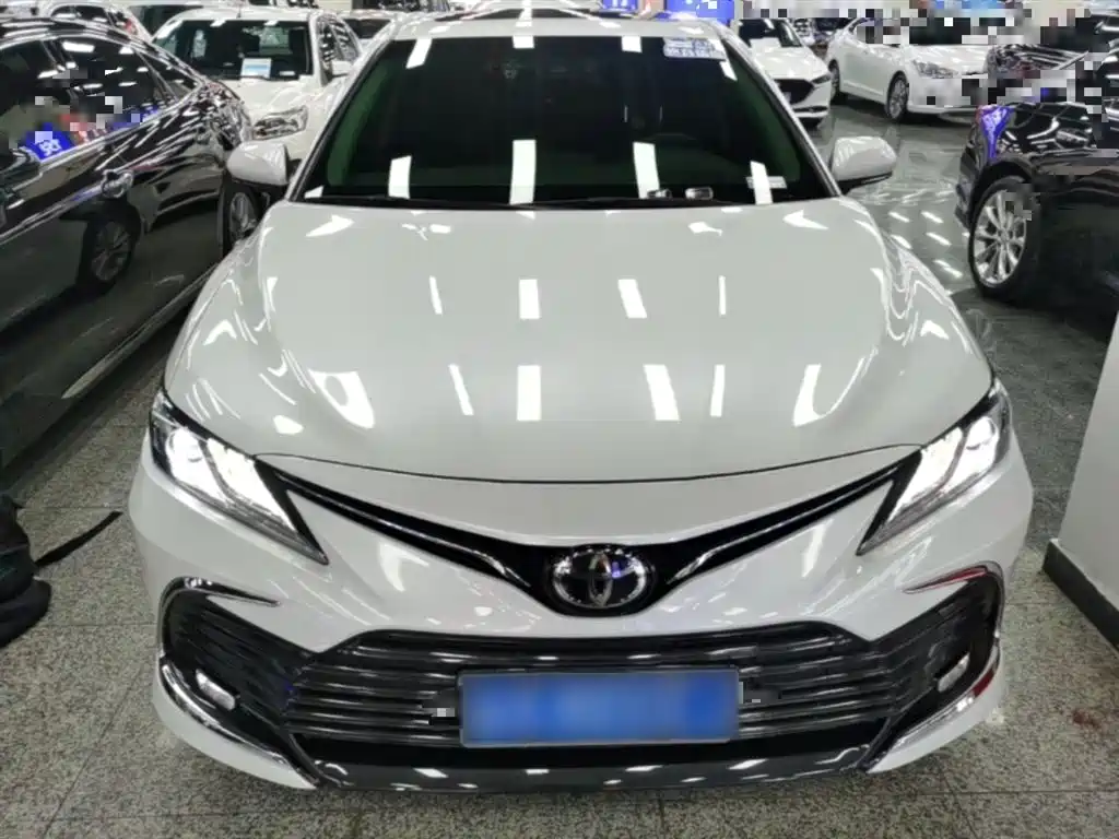 Toyota Camry 2022 — фото 3