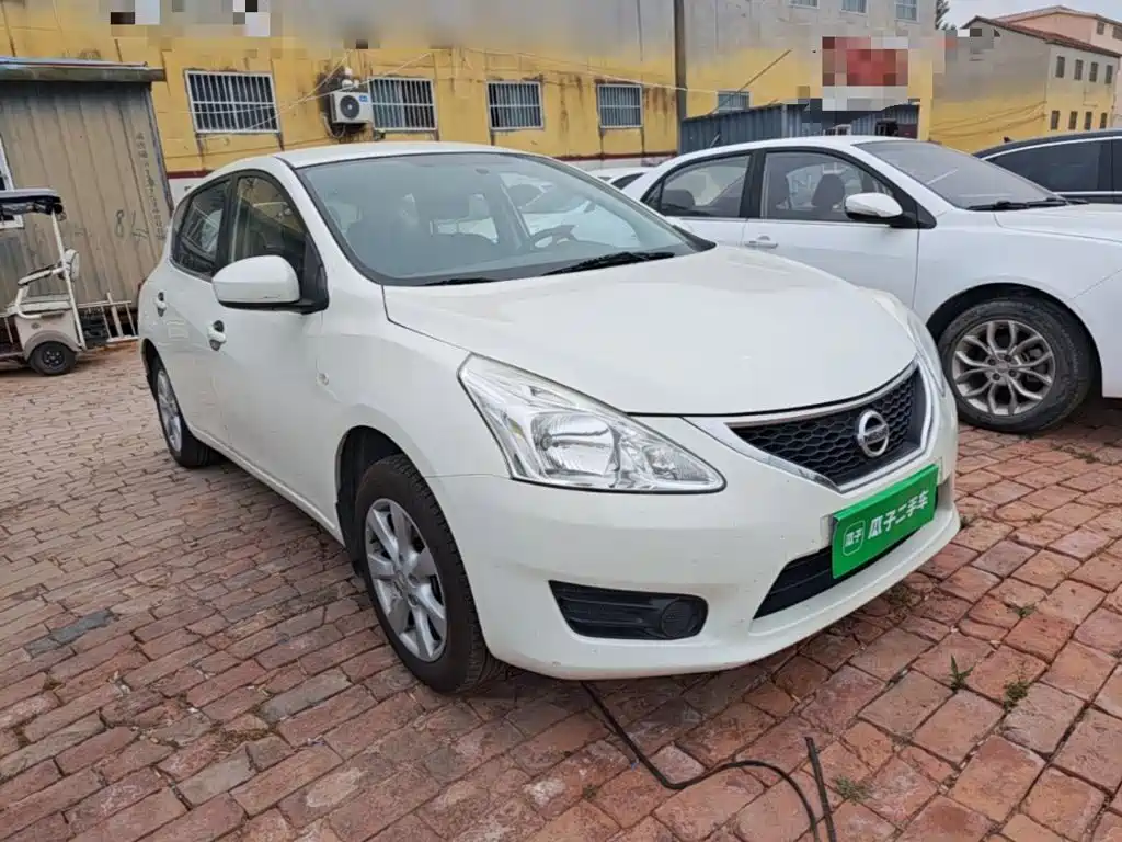 Nissan Tiida 2015 — фото 4