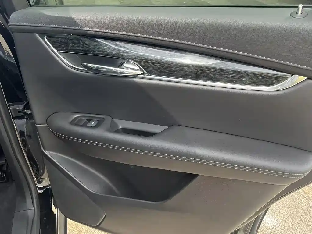 Cadillac XT5 2020 — фото 11