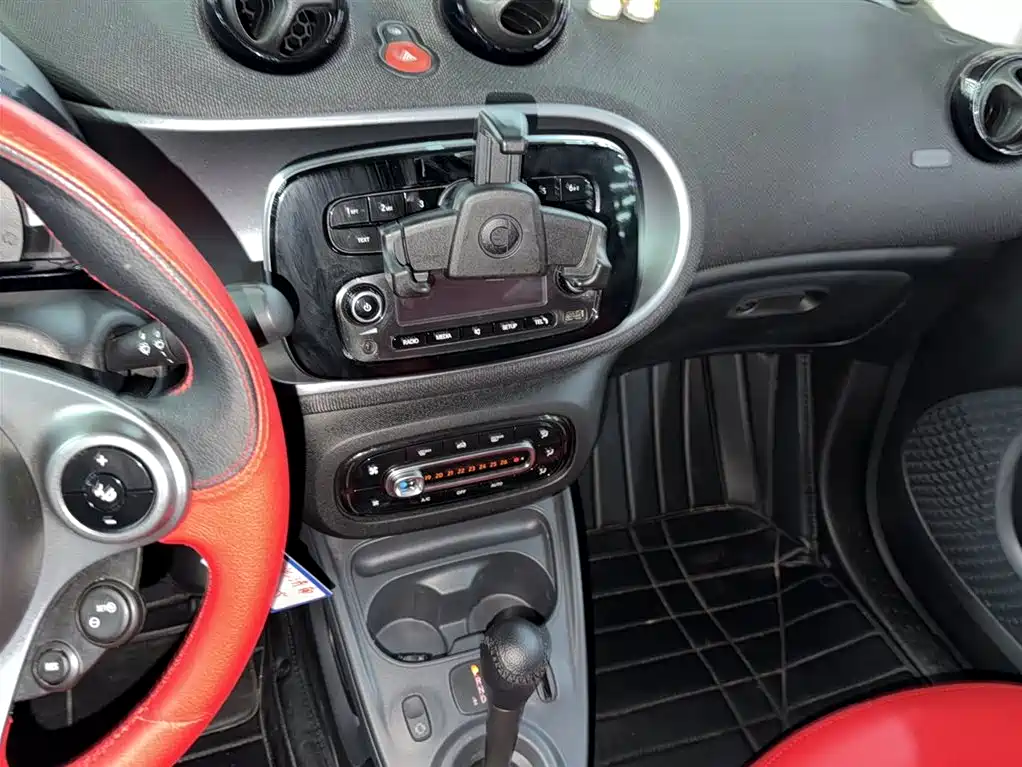 smart Fortwo 2018 — фото 5