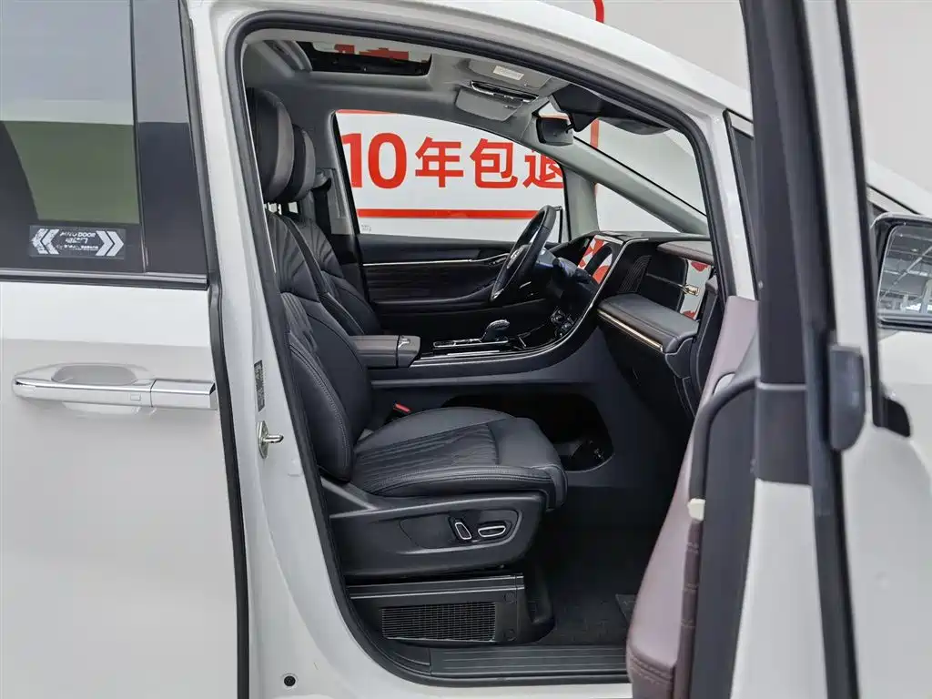 GAC Motor Trumpchi M8 2024 — фото 23