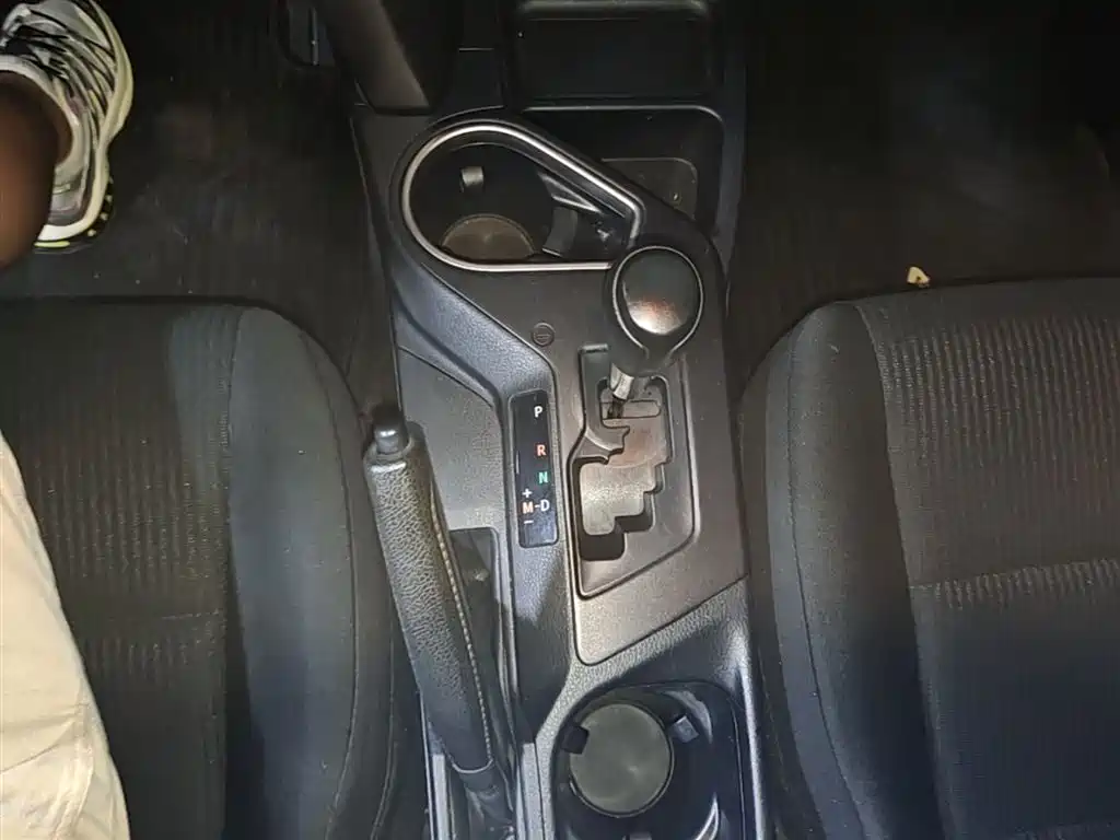 Toyota RAV4 2019 — фото 14