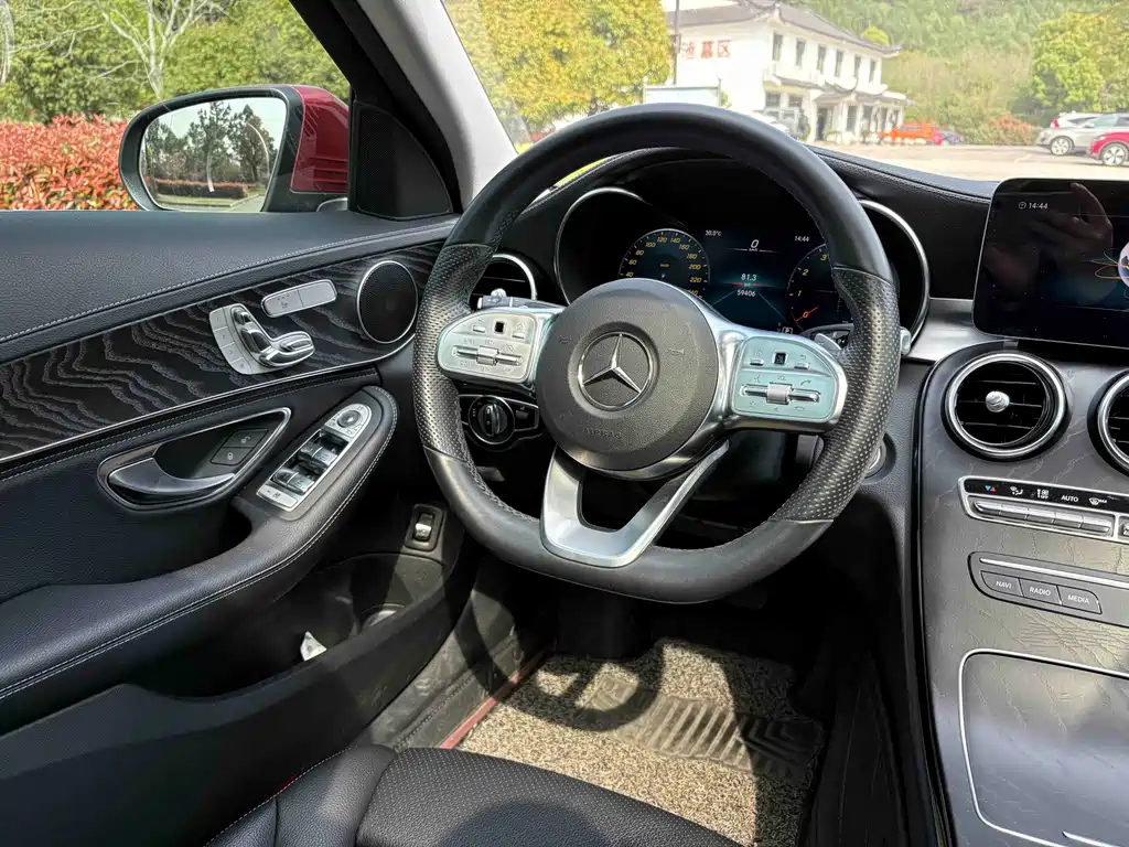 Mercedes-Benz C-Class 2019 — фото 13