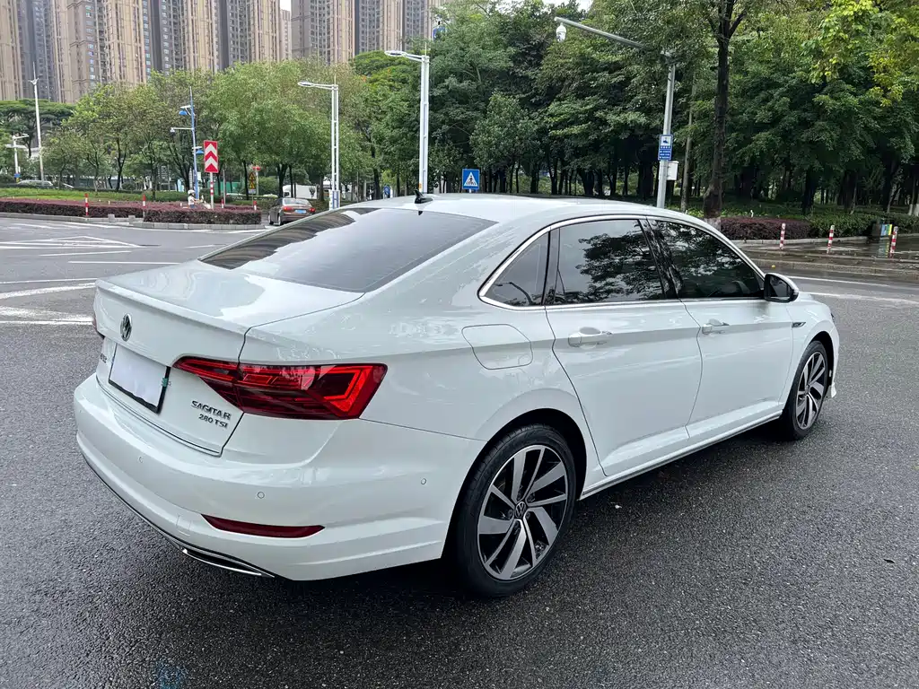 Volkswagen Sagitar 2019