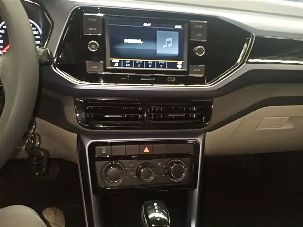 Volkswagen T-Cross 2020 — фото 13