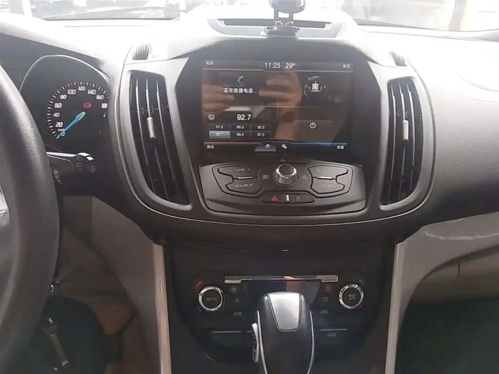 Ford Kuga 2014 — фото 12