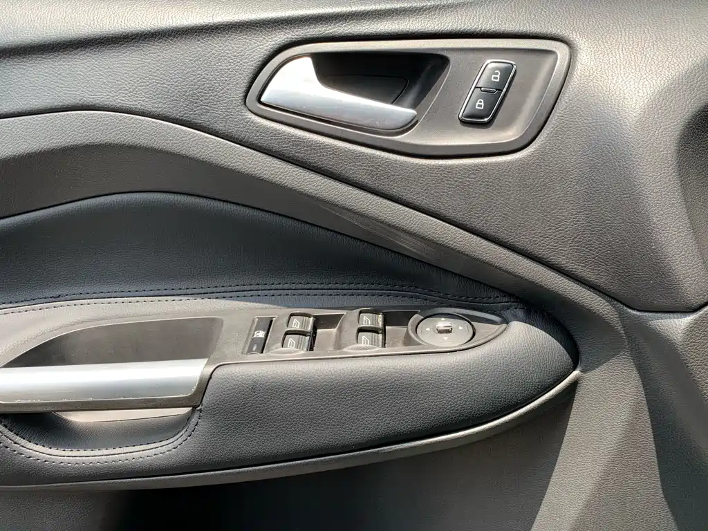 Ford Kuga 2014 — фото 21