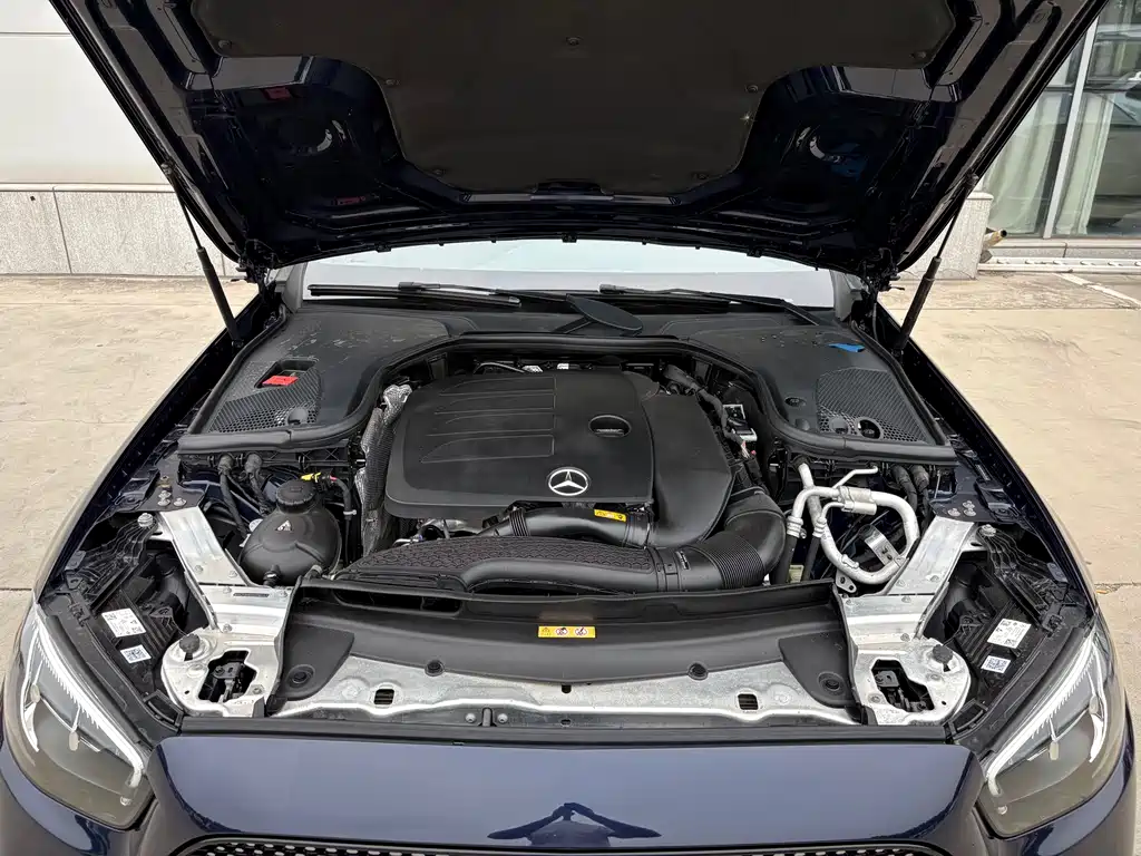 Mercedes-Benz E-Class 2022 — фото 16