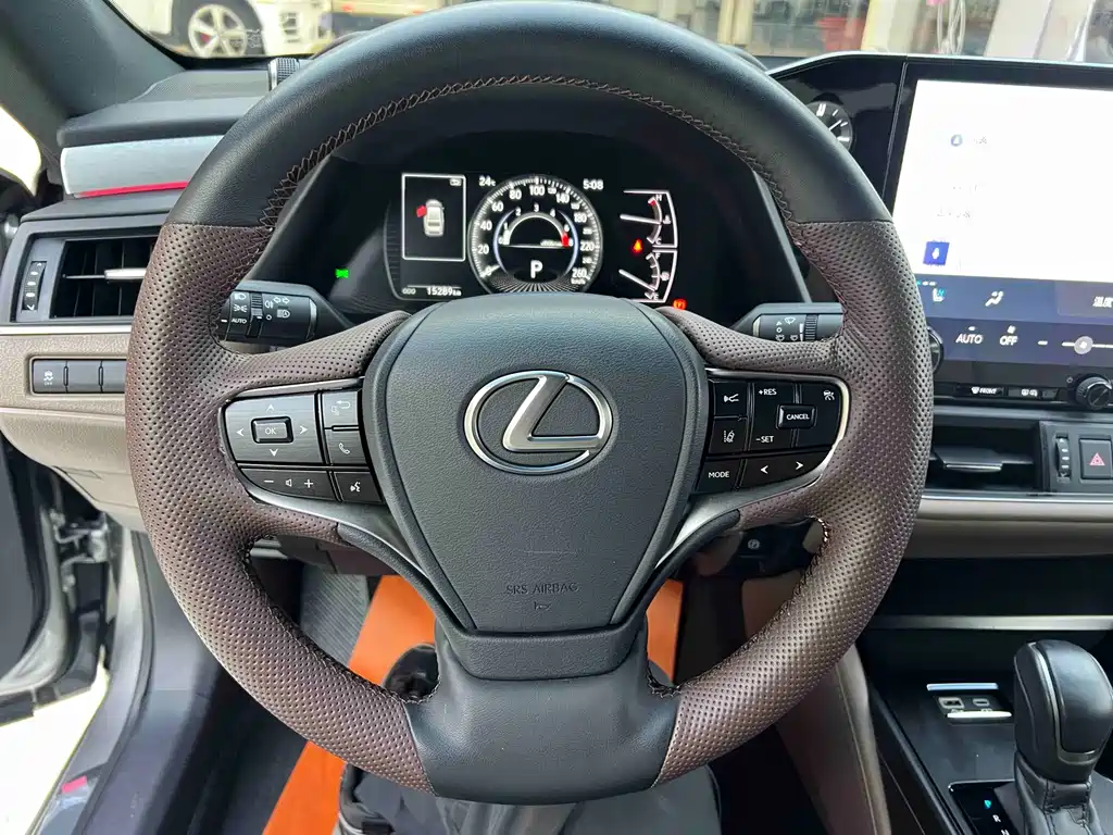 Lexus ES 2025 — фото 15