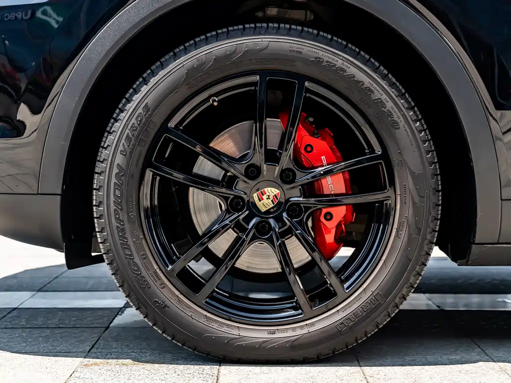 Porsche Cayenne 2018 — фото 9