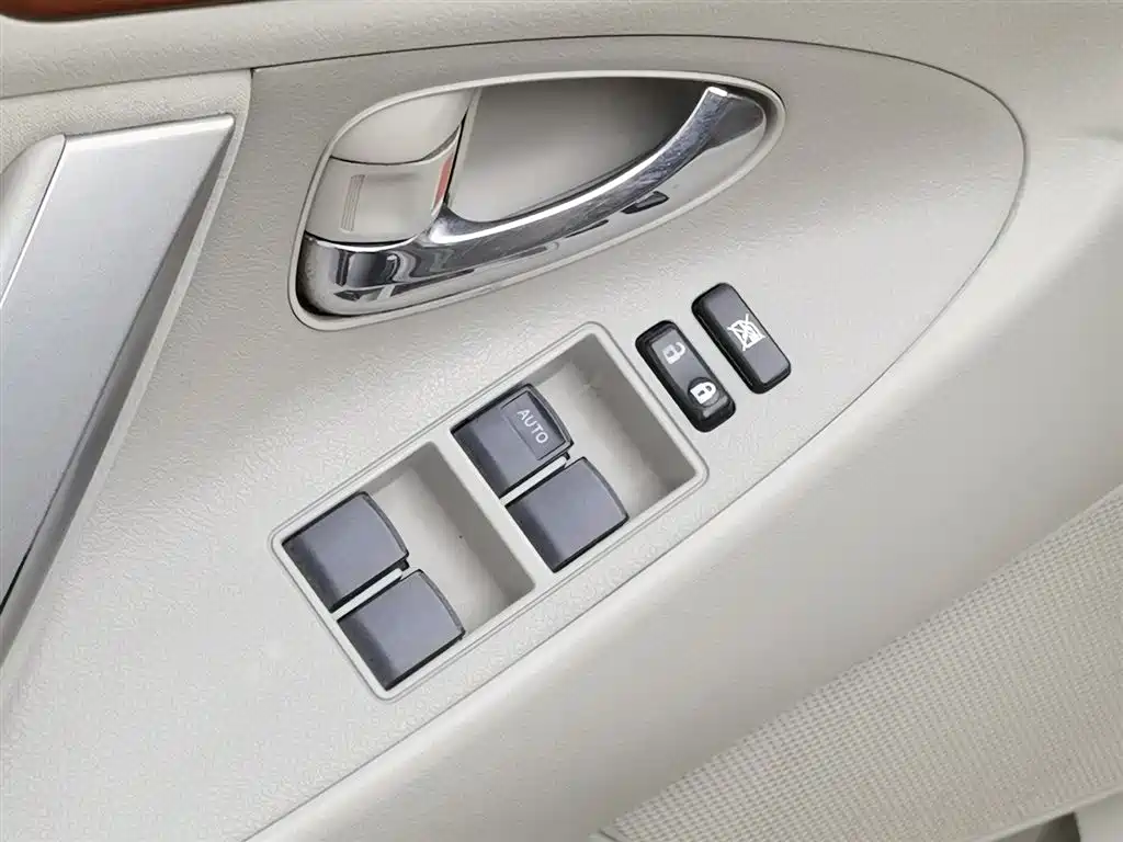 Toyota Camry 2016 — фото 9