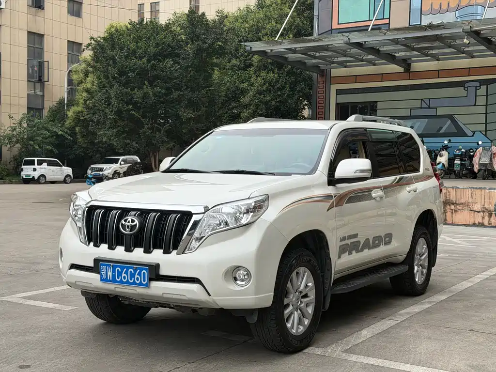 Toyota Prado 2016 — фото 1