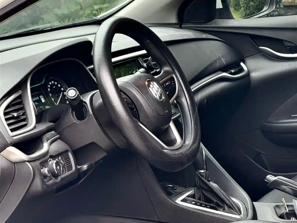 Buick Excelle 2022 — фото 8