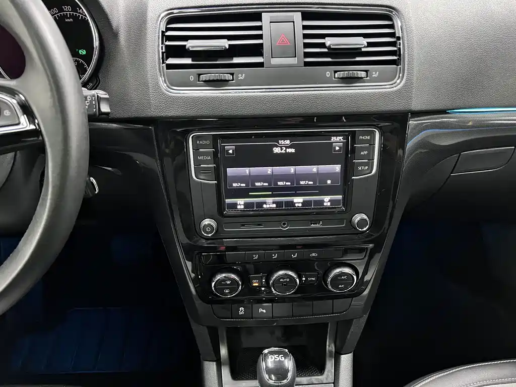 Skoda Yeti 2019 — фото 14