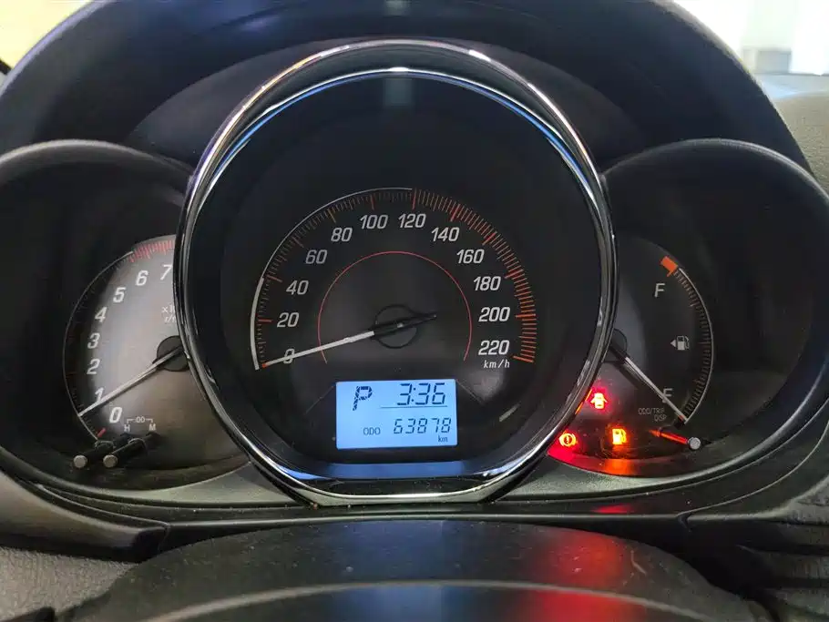 Toyota Yaris L 2021 — фото 14