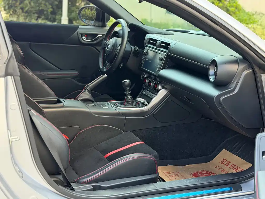 Subaru BRZ 2023 — фото 15