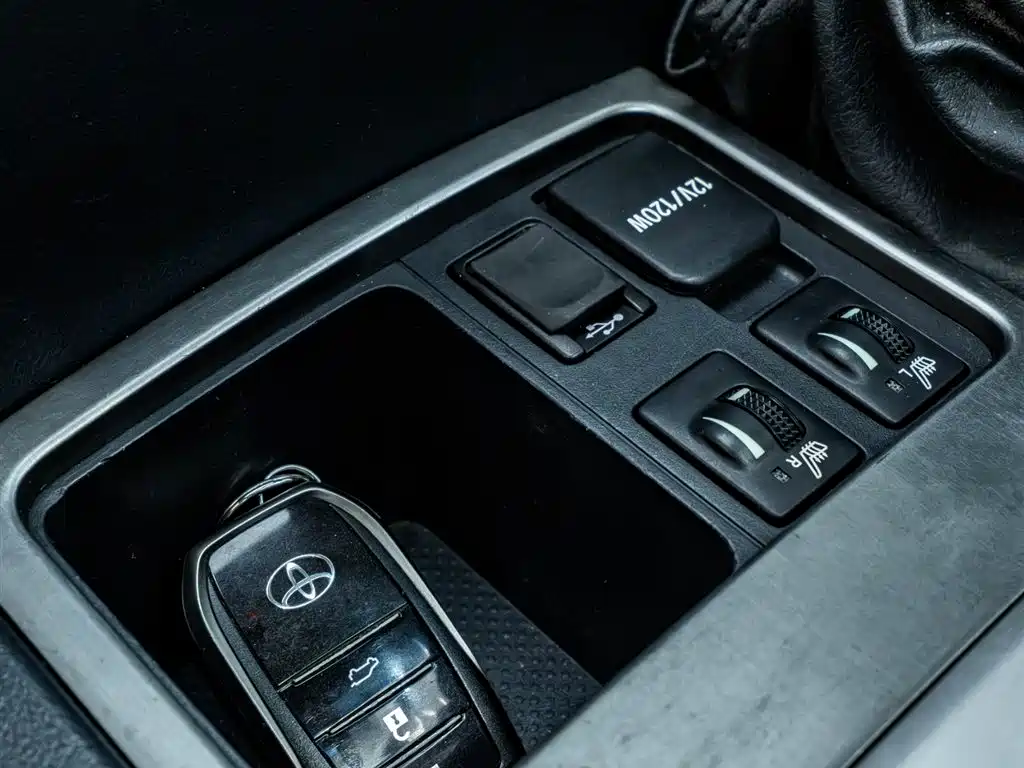 Toyota Prado 2016 — фото 18