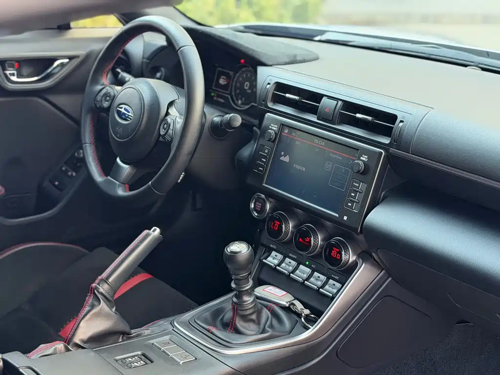 Subaru BRZ 2023 — фото 16