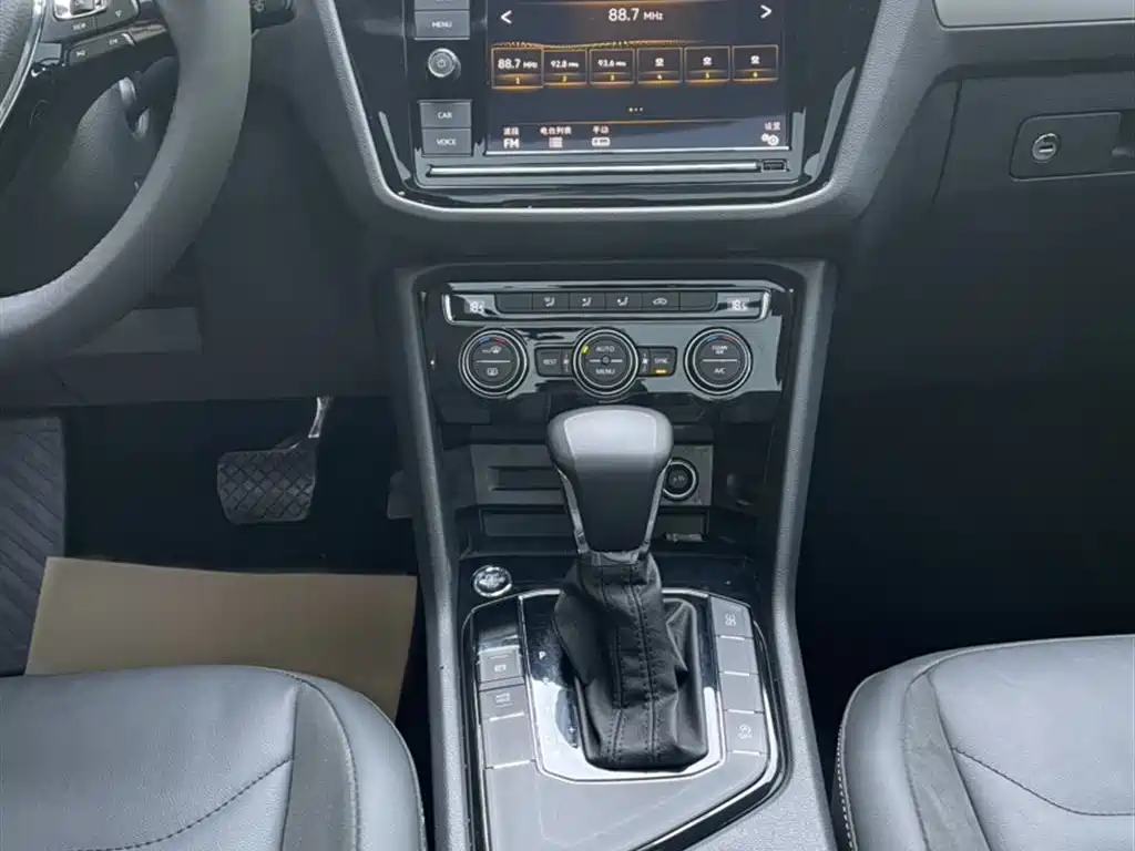 Volkswagen Tiguan L 2019 — фото 10
