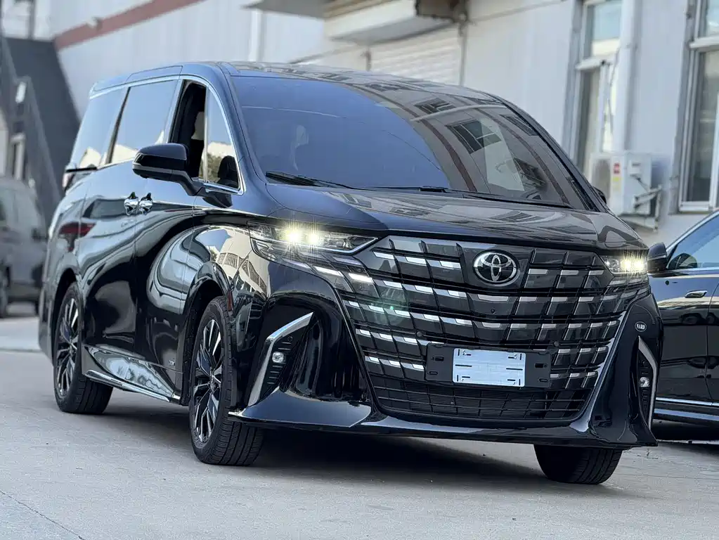 Toyota Alphard — фото 3