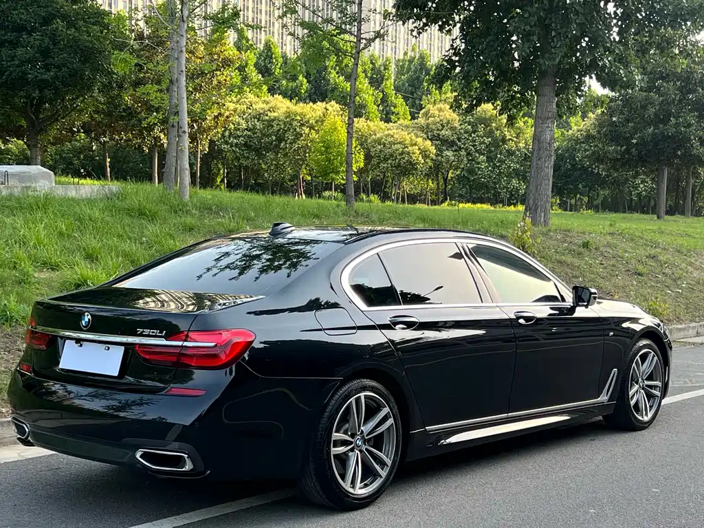 BMW 7 Series 2018 — фото 5